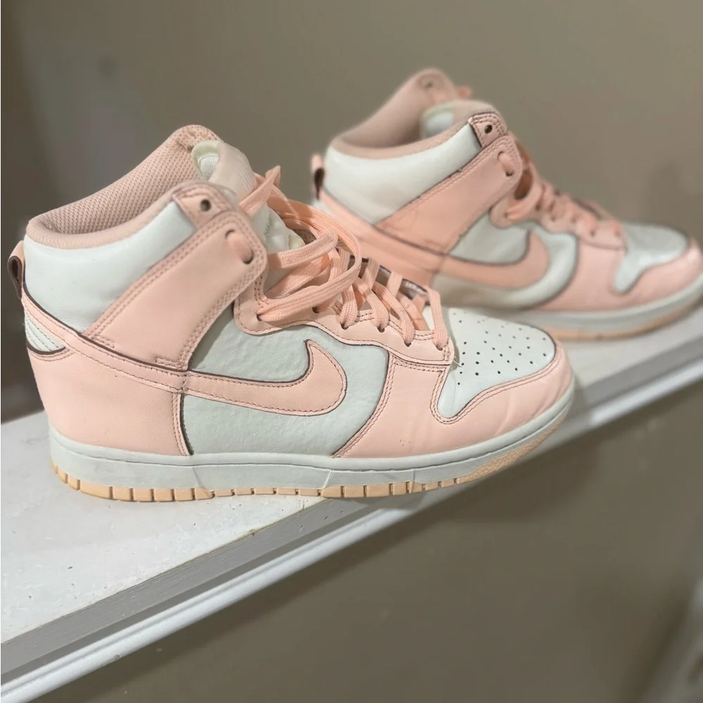 Women’s Nike Dunk High Crimson Tint